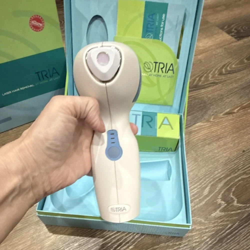 Tria THR-2S Cordless Laser Hair Removal Device‎ White/Blue w/ Charger & Box